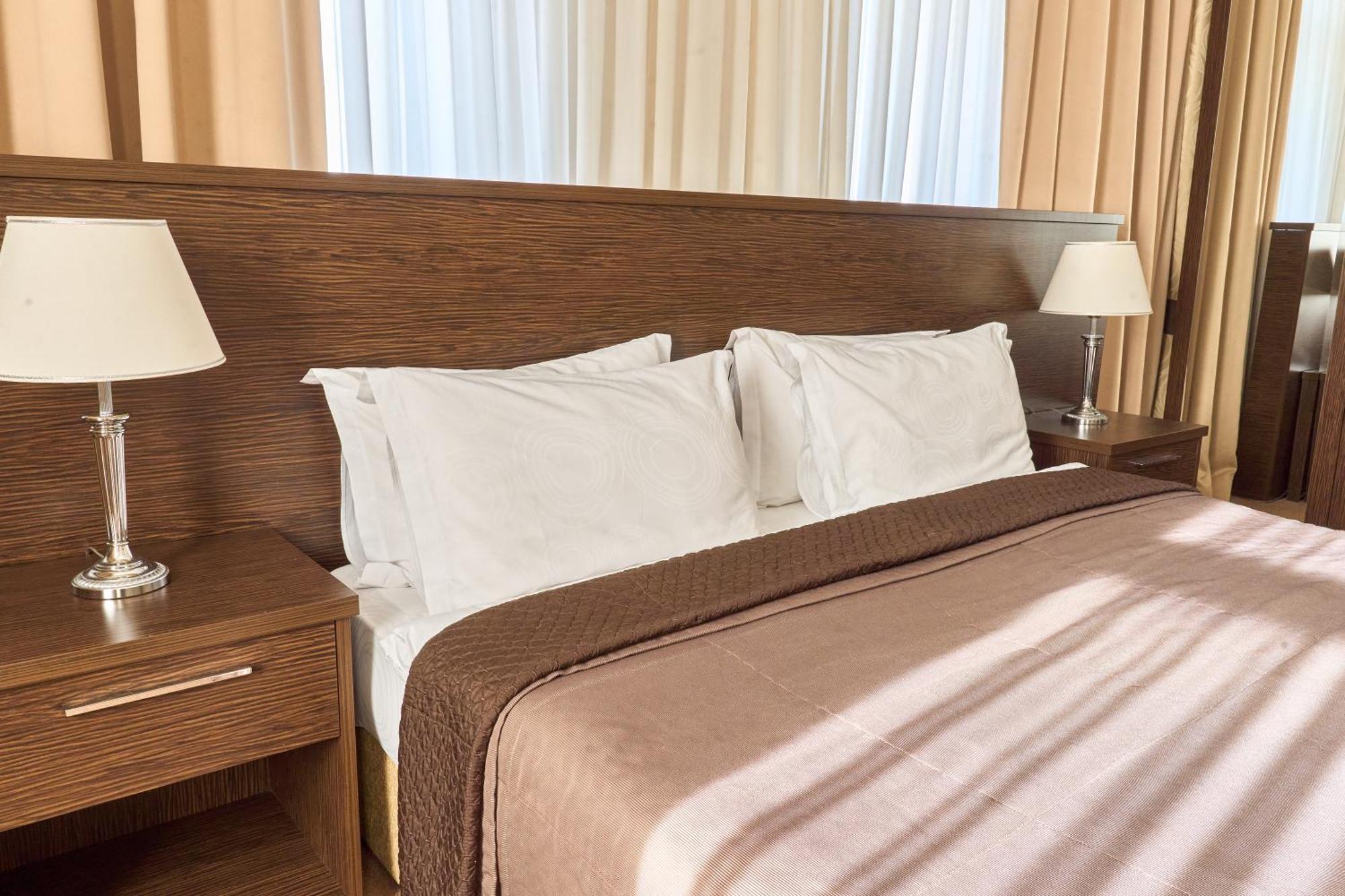 Kainar Hotel Shymkent Esterno foto