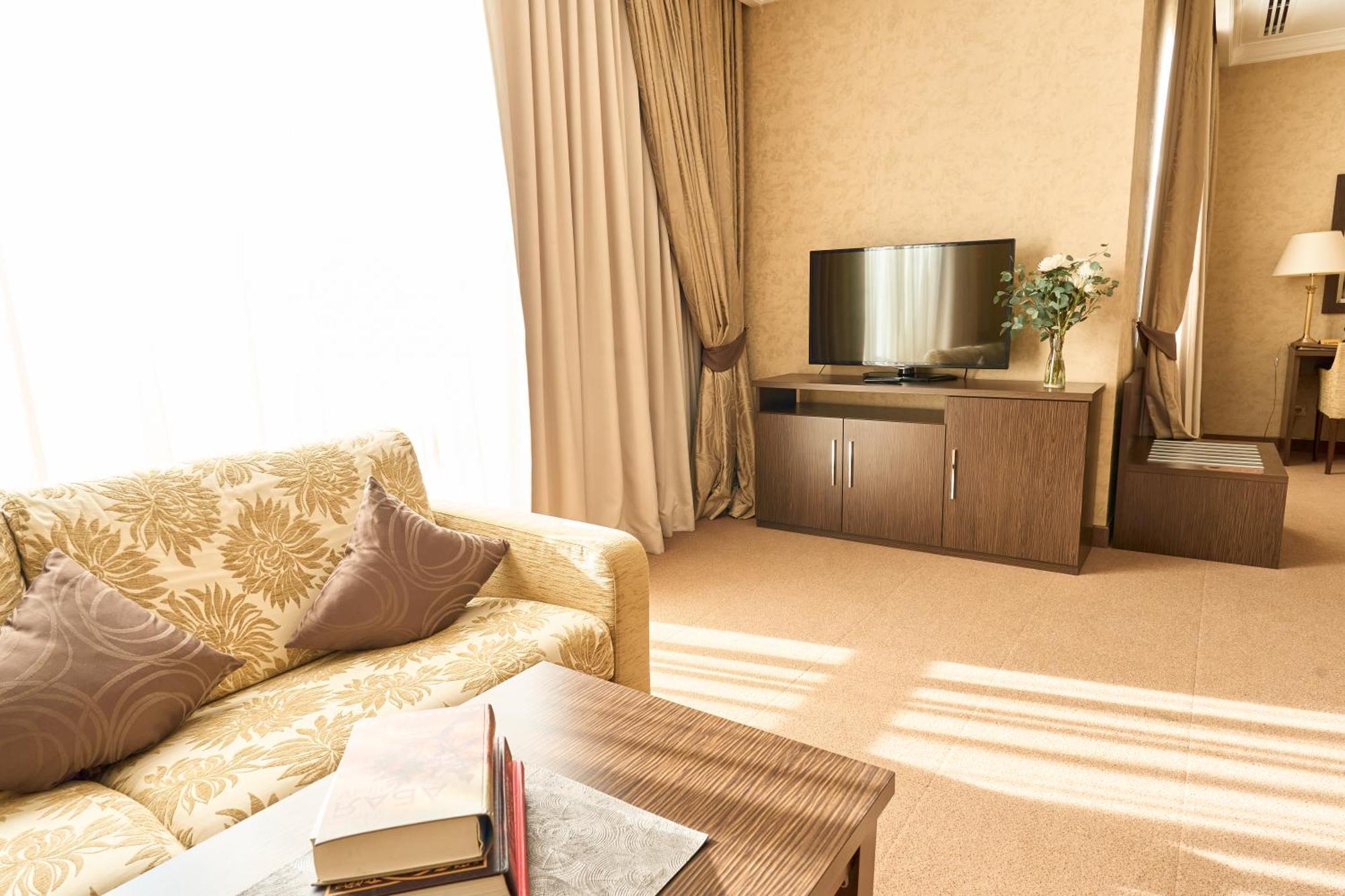 Kainar Hotel Shymkent Esterno foto