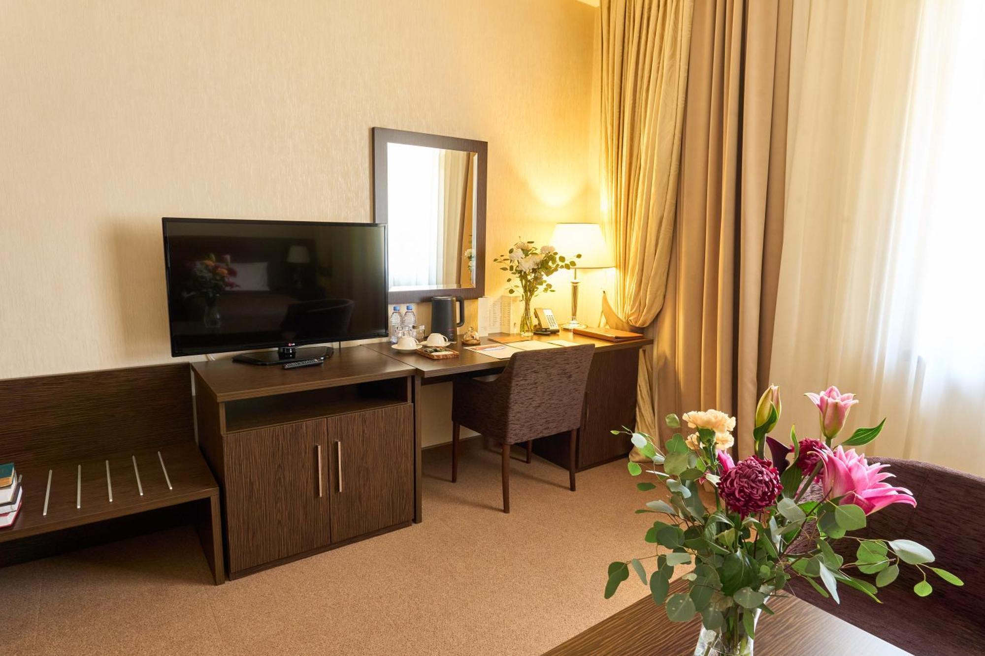 Kainar Hotel Shymkent Esterno foto