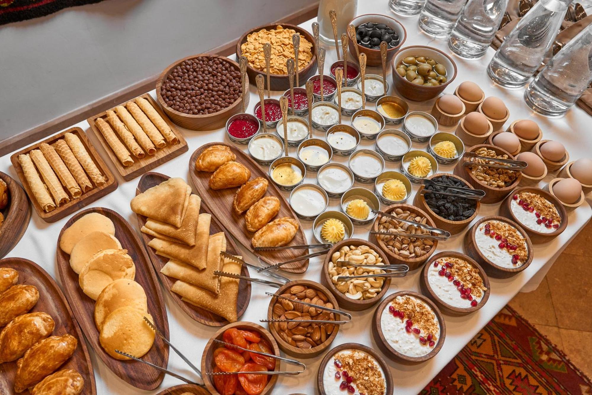 Kainar Hotel Shymkent Esterno foto