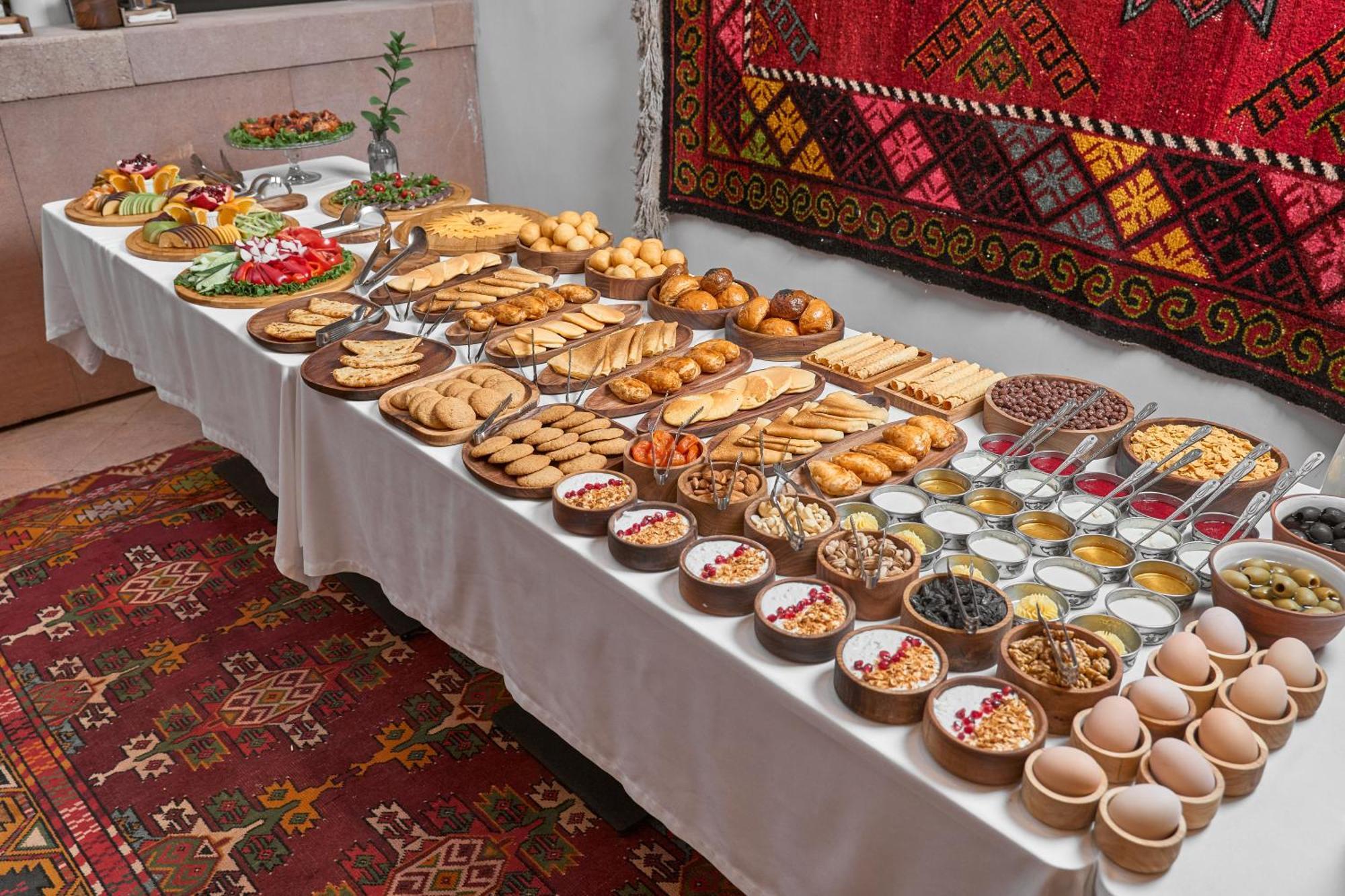 Kainar Hotel Shymkent Esterno foto