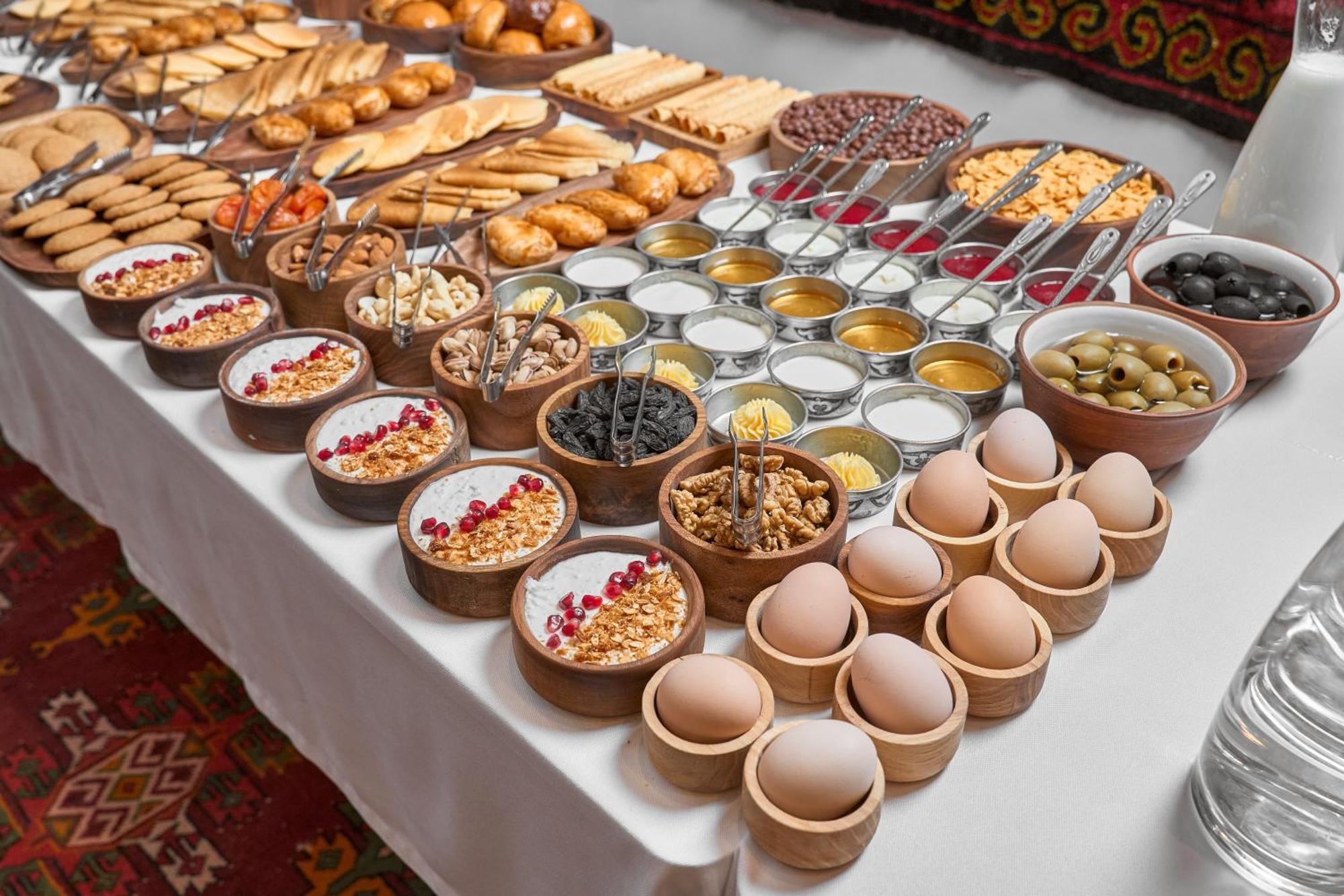 Kainar Hotel Shymkent Esterno foto